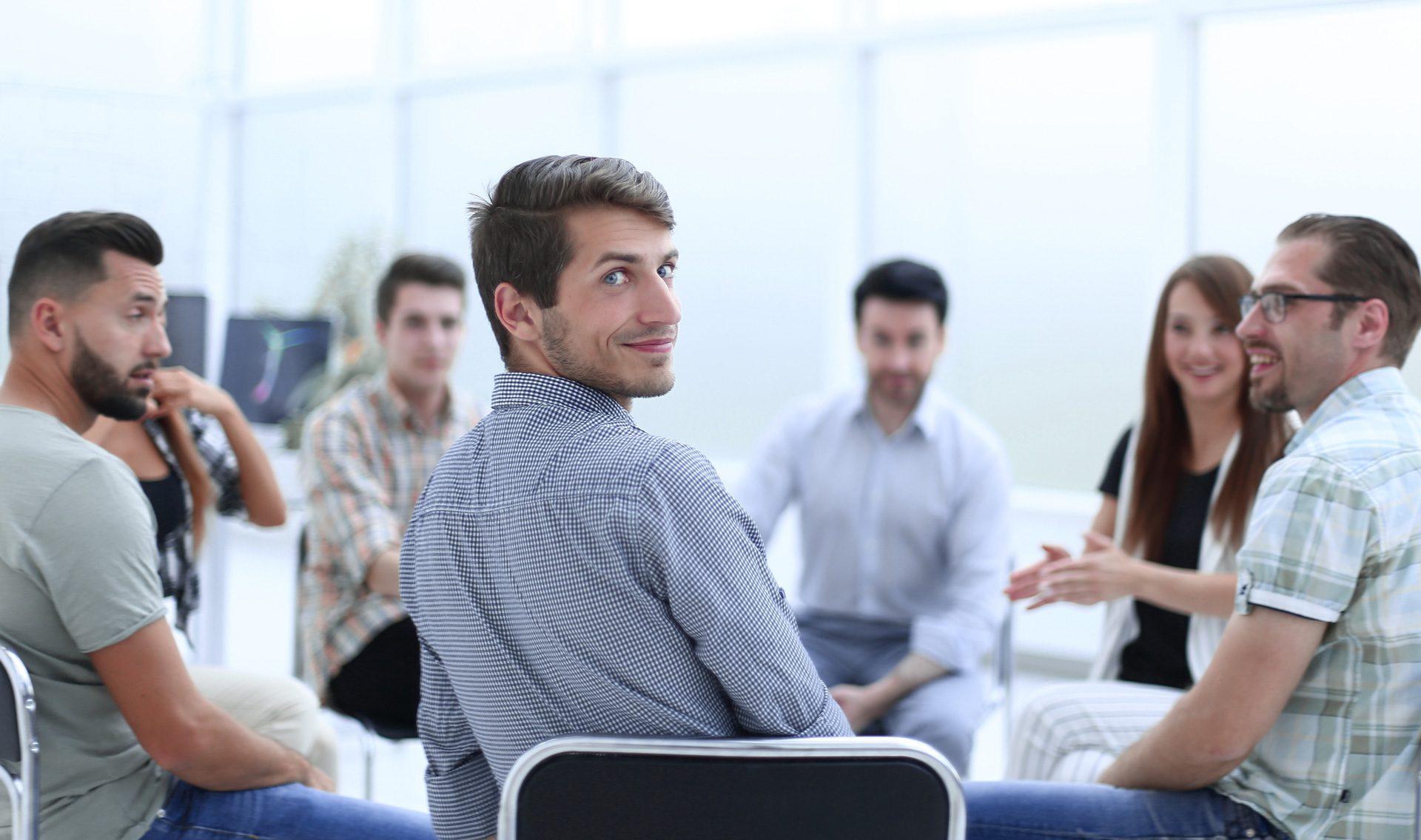 Menschen aus der Kinder- und Jugendarbeit in der Ausbildung zum Gewaltpräventionstrainer